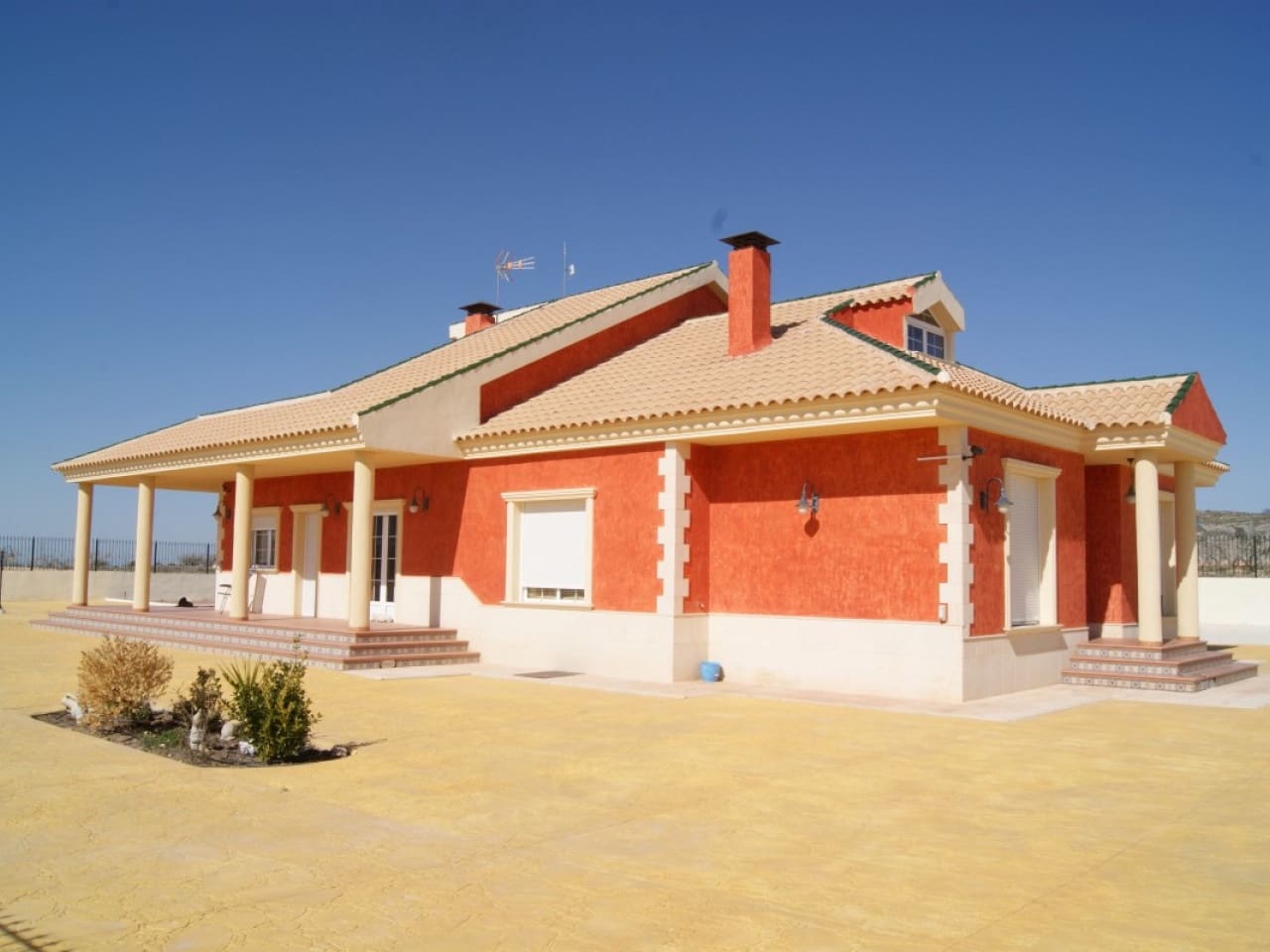 3 bedroom Villa for sale in Pinoso - € 323,600 (Ref: 9319060)
