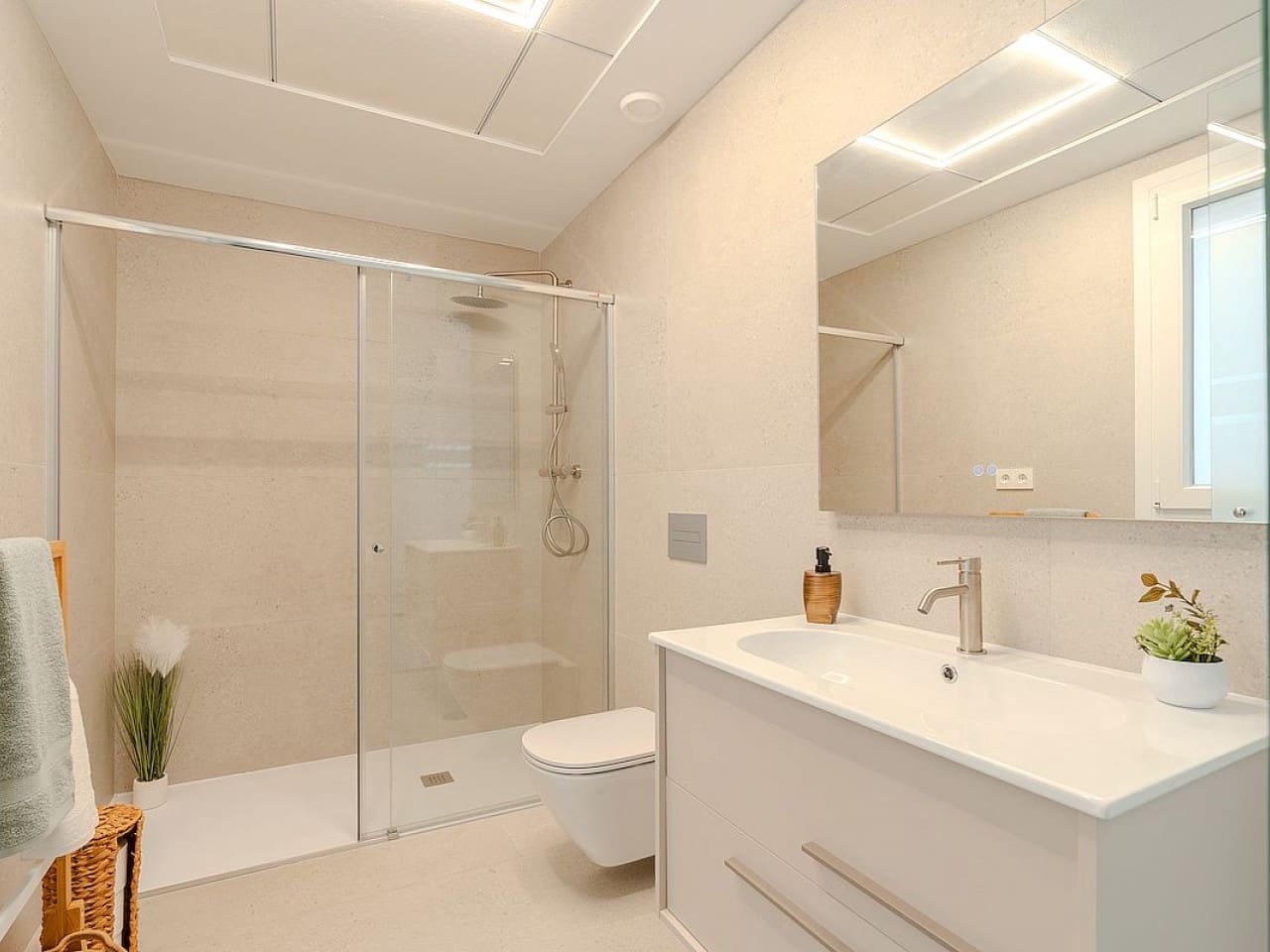 3 sypialnia Willa na sprzedaż w Los Alcazares z basenem garażem - 467 000 € (Ref: 9319064)