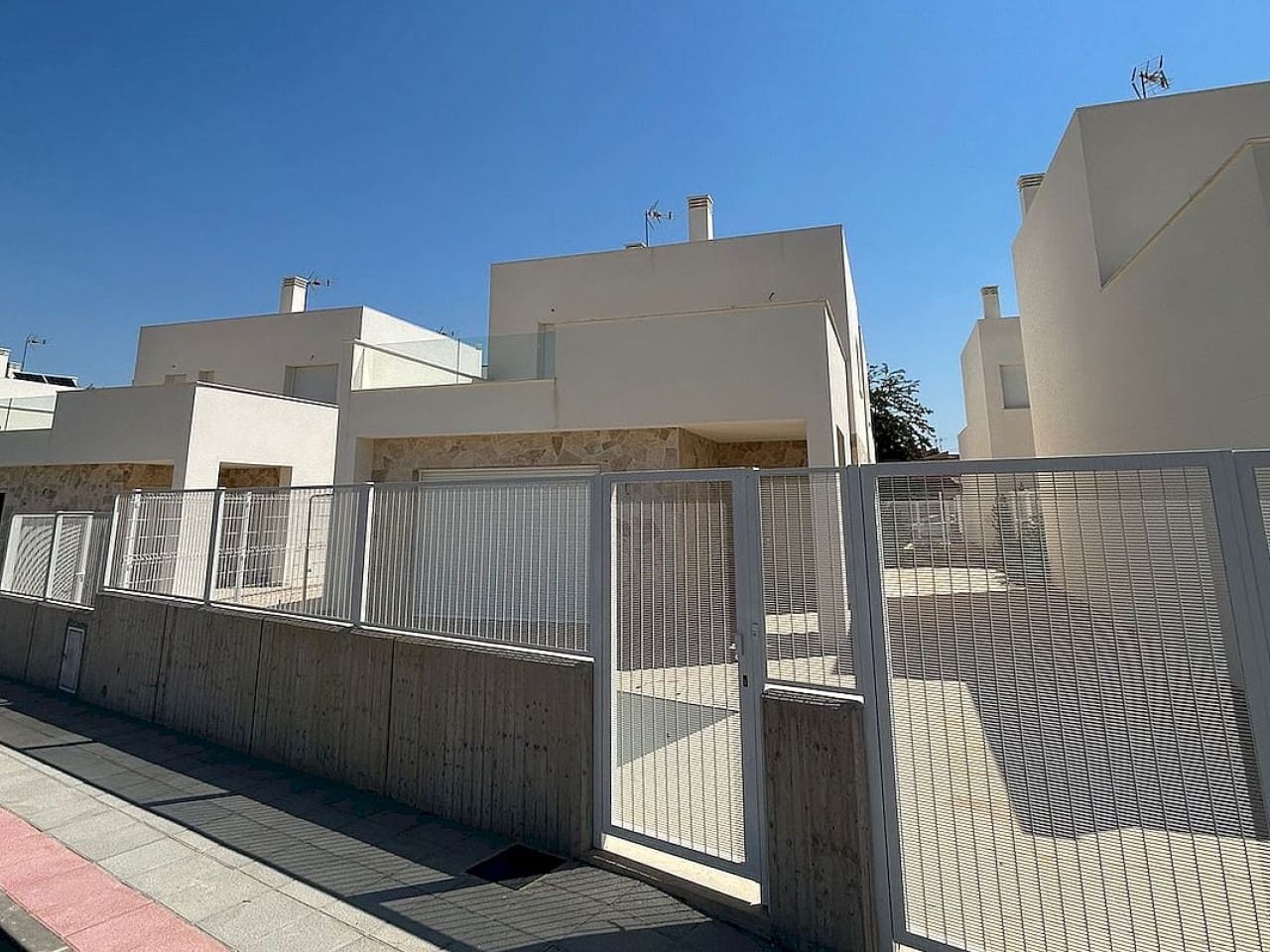 3 soveværelse Villa til salg i Hondon de las Nieves med swimmingpool - € 357.250 (Ref: 9319066)