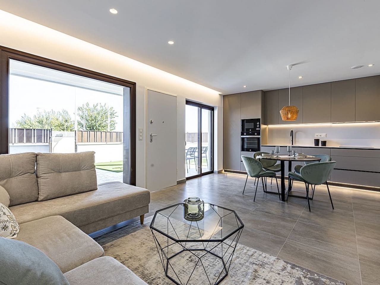 2 bedroom Terraced Villa for sale in Pilar de la Horadada with pool - € 252,900 (Ref: 9319075)