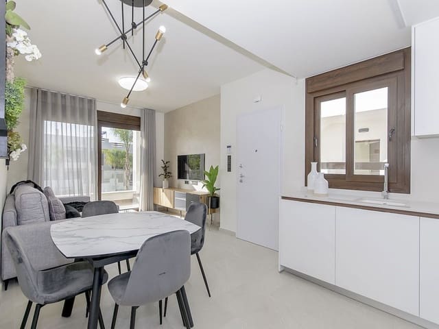 3 makuuhuone Rivitalo myytävänä paikassa Los Balcones mukana uima-altaan - 325 000 € (Ref: 9319085)