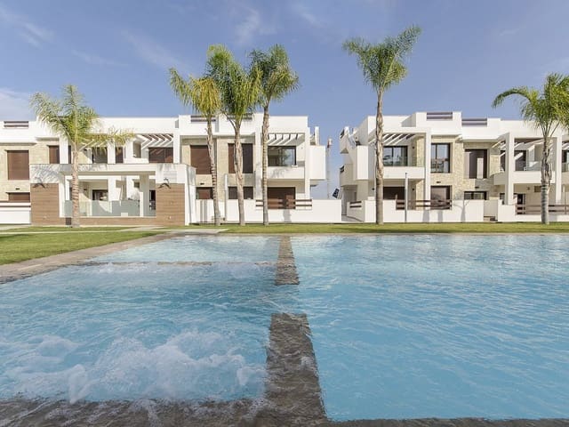 3 makuuhuone Rivitalo myytävänä paikassa Los Balcones mukana uima-altaan - 325 000 € (Ref: 9319085)