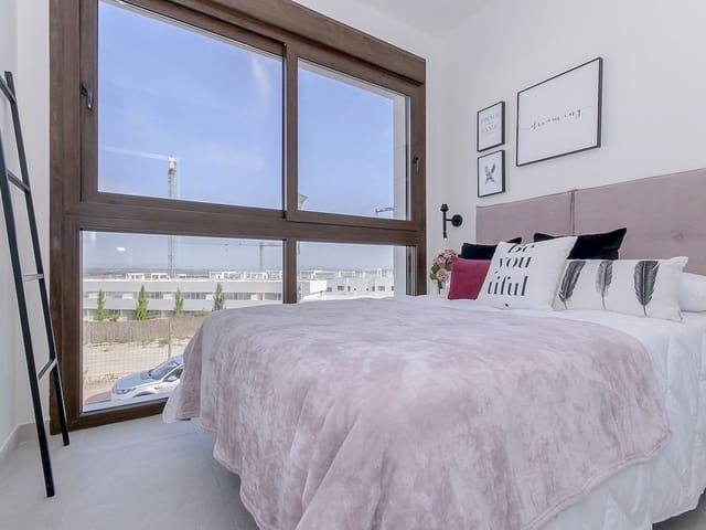 3 makuuhuone Rivitalo myytävänä paikassa Los Balcones mukana uima-altaan - 325 000 € (Ref: 9319085)