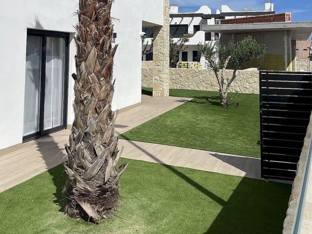 3 soverom Hus til salgs i Villamartin, Orihuela med svømmebasseng - € 355 000 (Ref: 9319107)