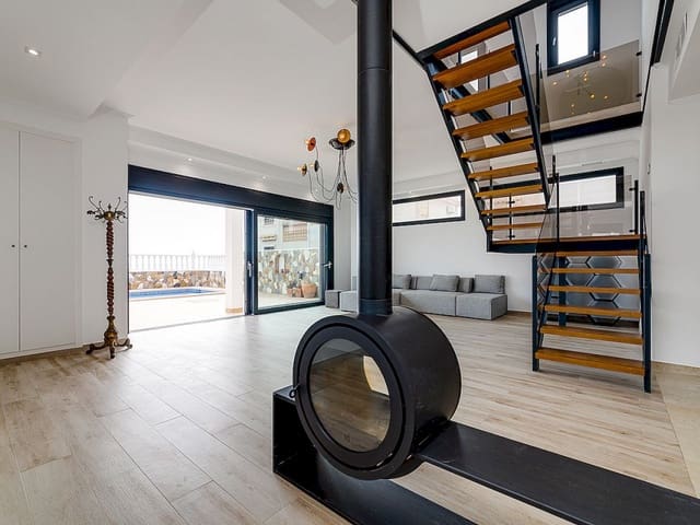 4 soverom Villa til salgs i Cabo Cervera, Torrevieja med svømmebasseng - € 990 000 (Ref: 9319117)