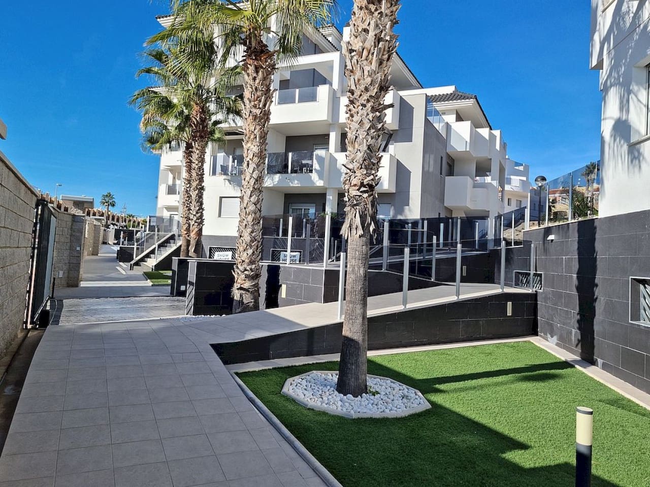 2 soveværelse Penthouse til salg i Filipinas med swimmingpool - € 295.000 (Ref: 9319135)