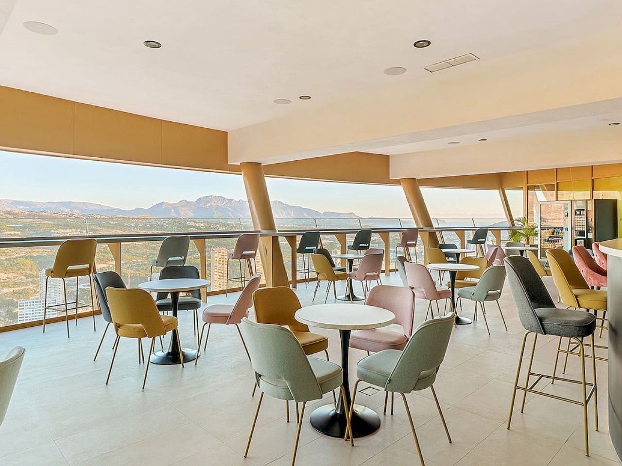 2 sypialnia Penthouse na sprzedaż w Benidorm z basenem - 1 170 000 € (Ref: 9319140)