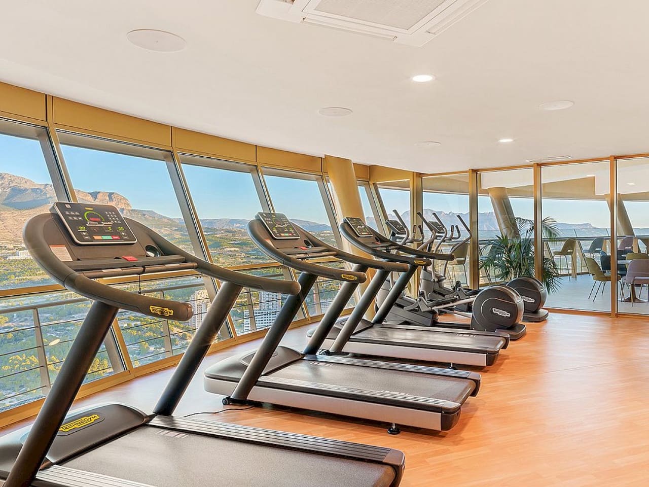 2 sypialnia Penthouse na sprzedaż w Benidorm z basenem - 1 170 000 € (Ref: 9319140)