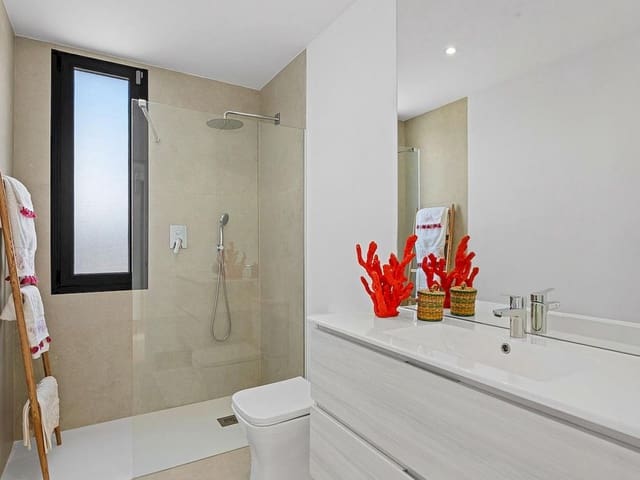 3 bedroom Villa for sale in La Manga del Mar Menor with pool - € 549,000 (Ref: 9319144)