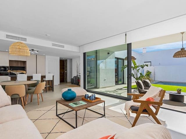 3 bedroom Villa for sale in La Manga del Mar Menor with pool - € 549,000 (Ref: 9319144)