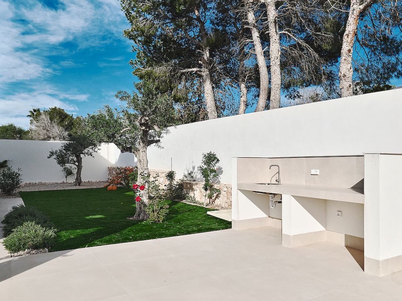 3 bedroom Villa for sale in Orihuela Costa with pool - € 760,000 (Ref: 9319150)