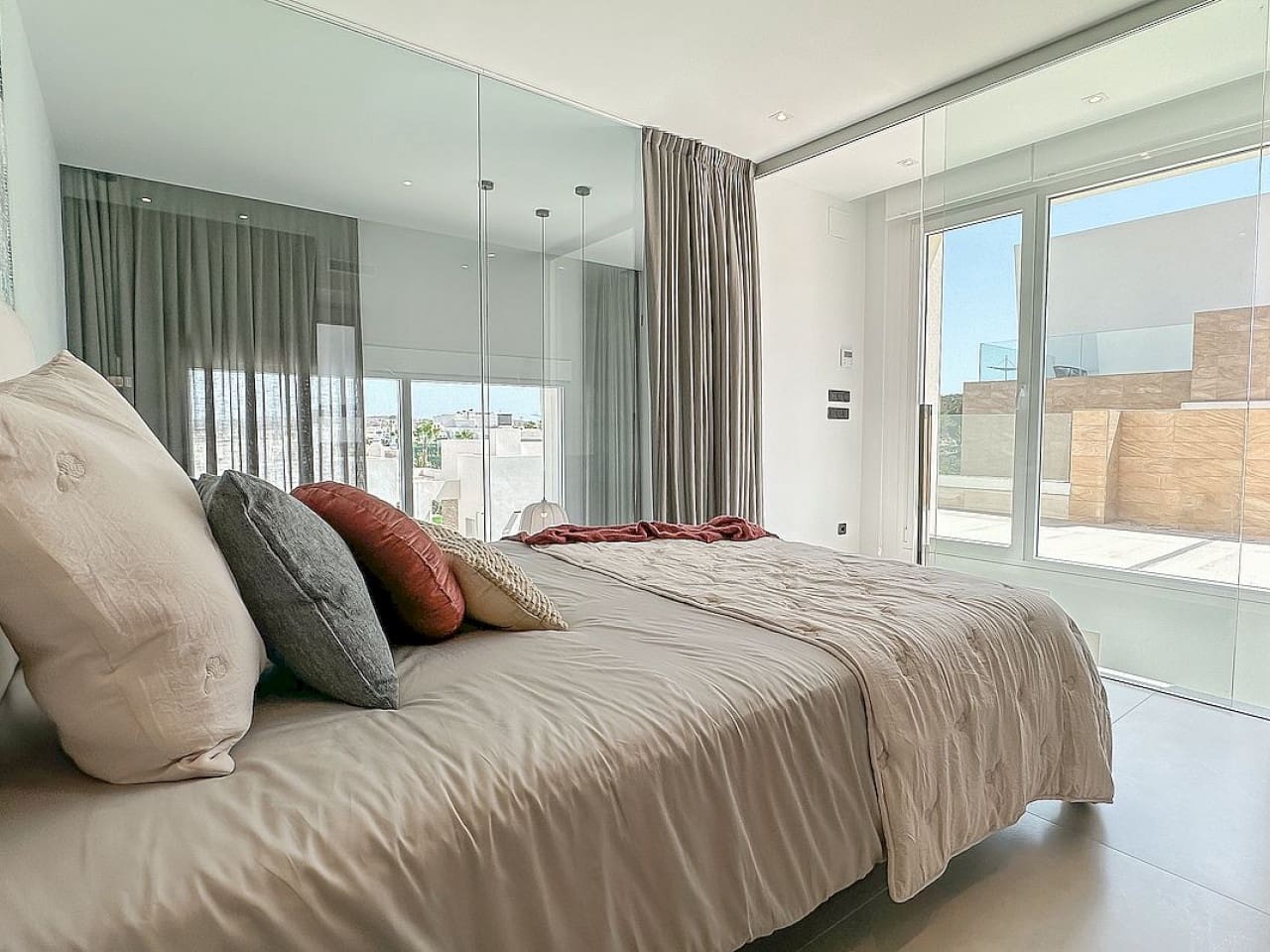 3 bedroom Villa for sale in Algorfa with pool - € 495,000 (Ref: 9319159)