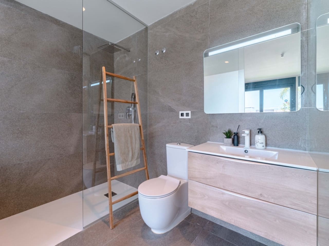 5 soverom Villa til salgs i San Miguel de Salinas med svømmebasseng - € 780 000 (Ref: 9338509)