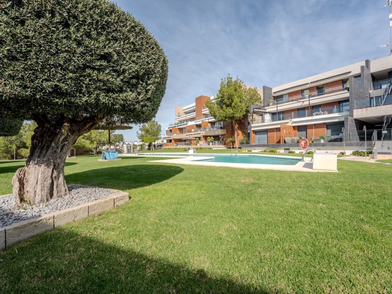 2 bedroom Apartment for sale in Orihuela Costa with pool - € 289,500 (Ref: 9345010)