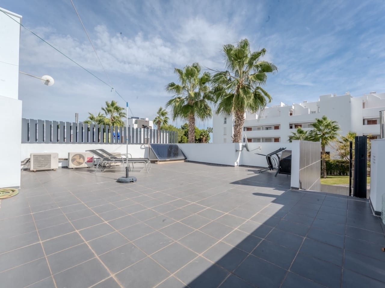 2 bedroom Villa for sale in Orihuela Costa with pool - € 242,000 (Ref: 9349739)