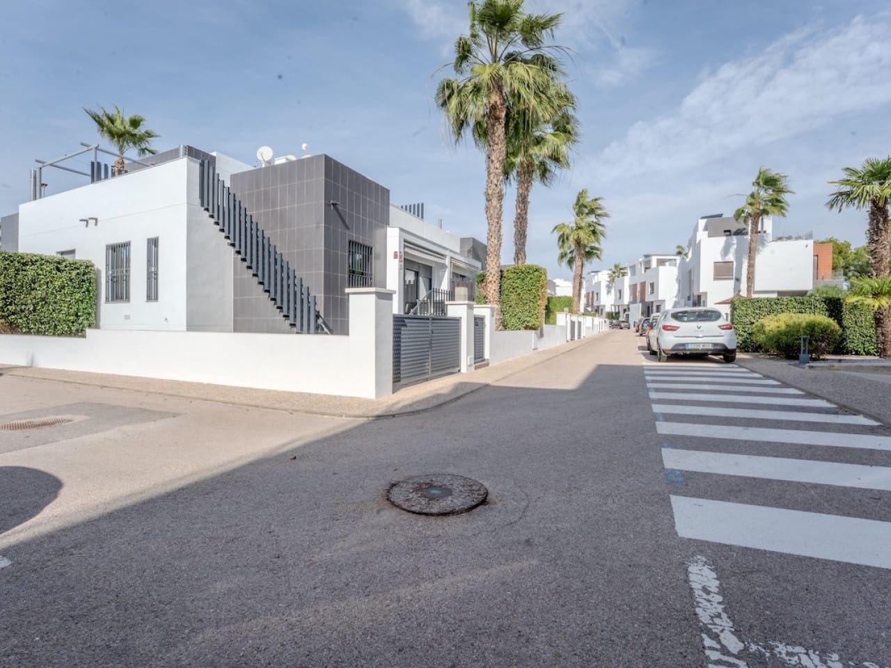 2 bedroom Villa for sale in Orihuela Costa with pool - € 242,000 (Ref: 9349739)