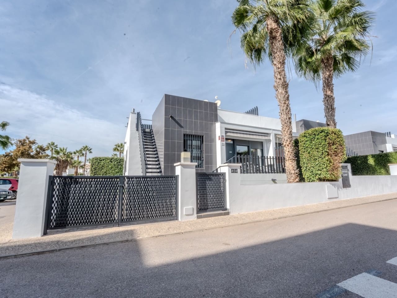 2 bedroom Villa for sale in Orihuela Costa with pool - € 242,000 (Ref: 9349739)