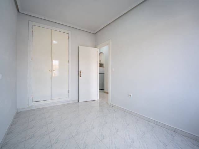 1 bedroom Apartment for sale in La Mata, Torrevieja with pool - € 152,000 (Ref: 9411225)