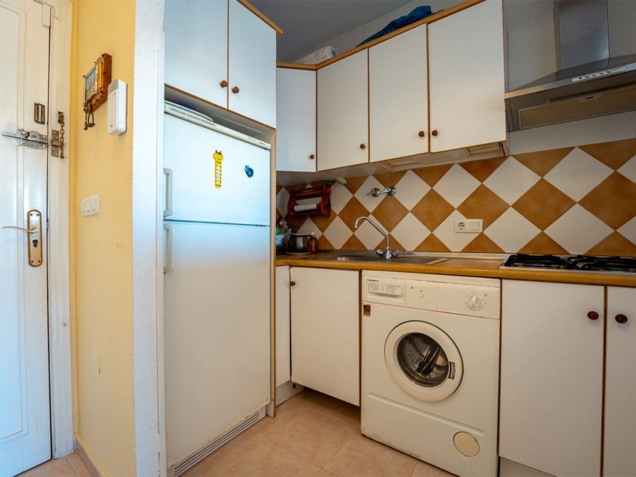 2 makuuhuone Huoneisto myytävänä paikassa Torrevieja mukana uima-altaan - 129 000 € (Ref: 9419939)