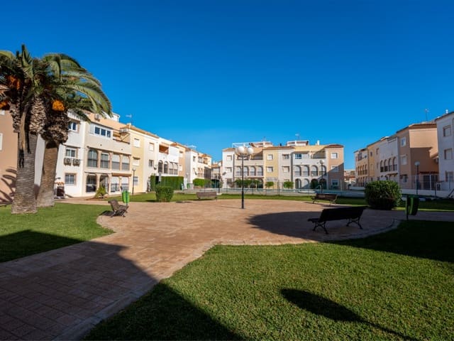 2 makuuhuone Huoneisto myytävänä paikassa Torrevieja mukana uima-altaan - 129 000 € (Ref: 9419939)