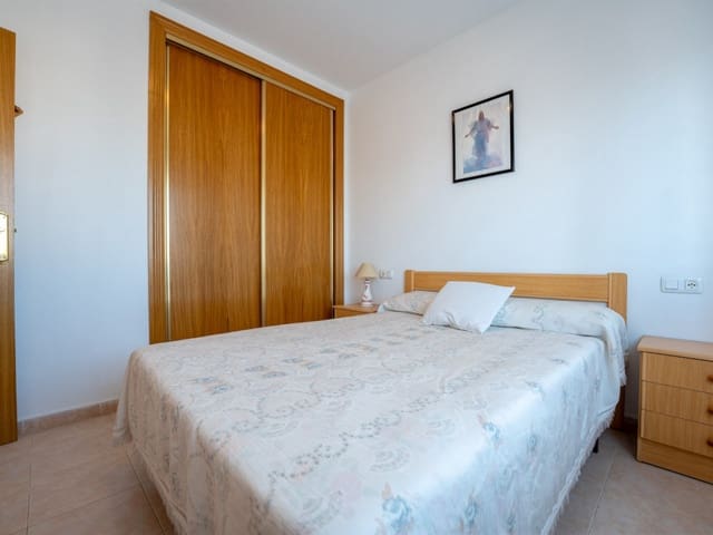 2 makuuhuone Huoneisto myytävänä paikassa Torrevieja mukana uima-altaan - 129 000 € (Ref: 9419939)