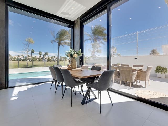 3 Zimmer Villa zu verkaufen in Pilar de la Horadada mit Pool - 574.000 € (Ref: 9431221)