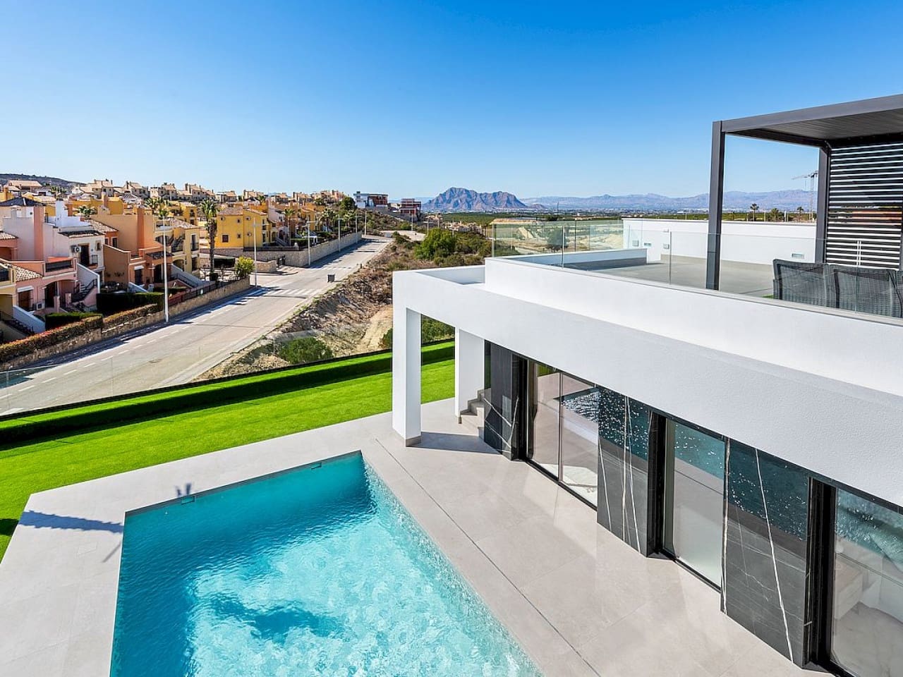 3 bedroom Villa for sale in Algorfa with pool - € 670,000 (Ref: 9440032)