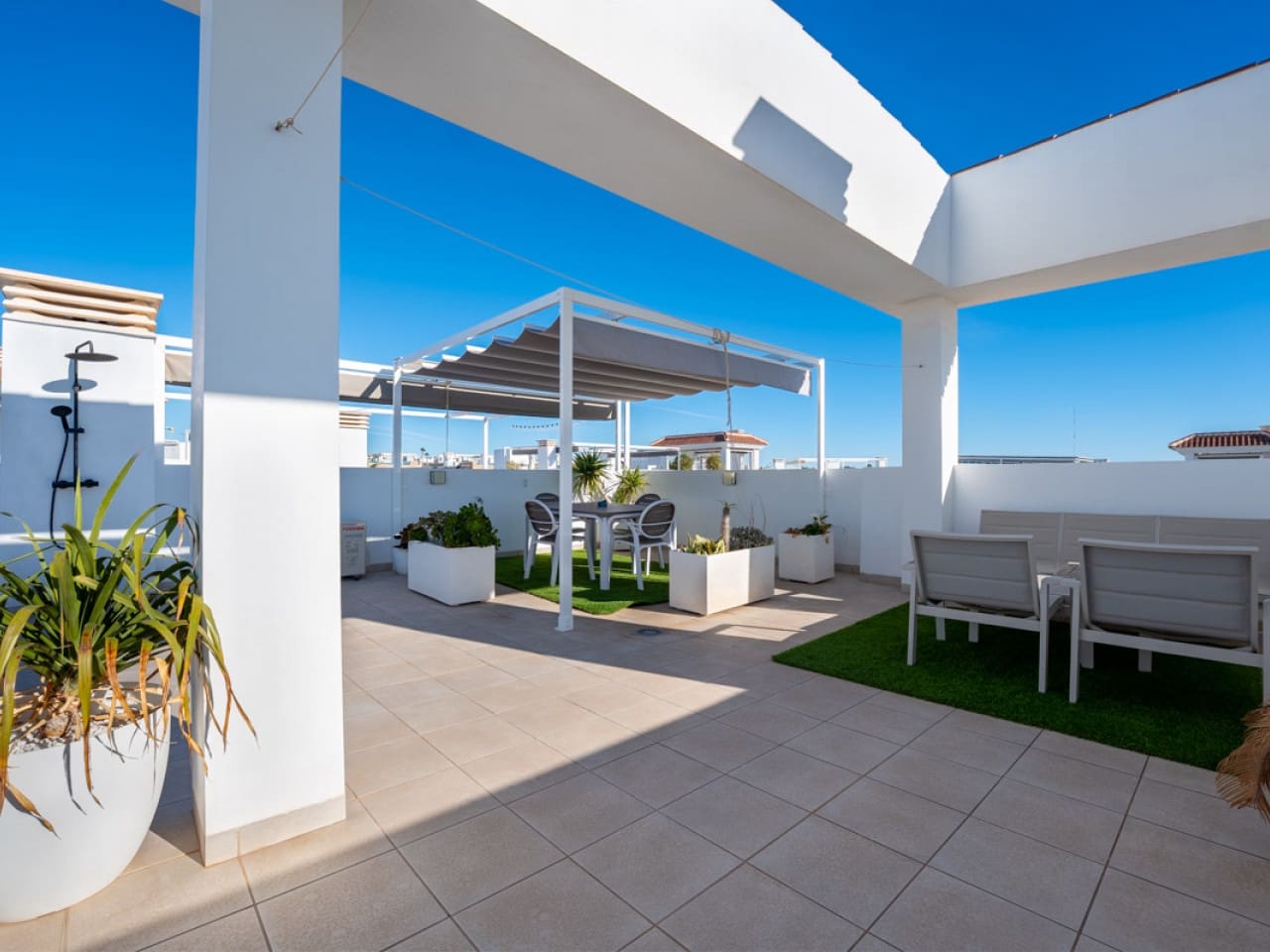 2 bedroom Apartment for sale in Rojales with pool - € 309,000 (Ref: 9459451)