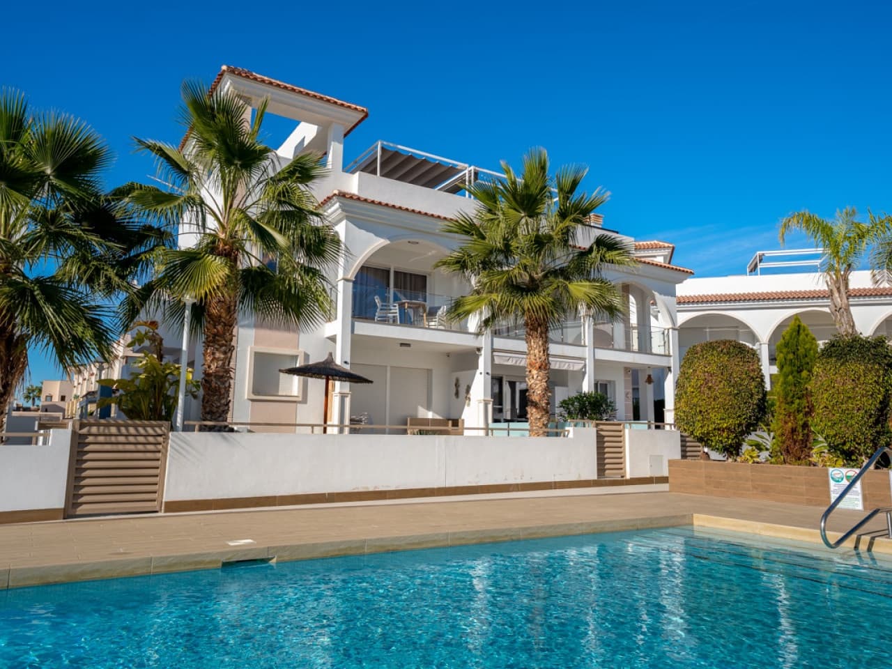 2 bedroom Apartment for sale in Rojales with pool - € 309,000 (Ref: 9459451)