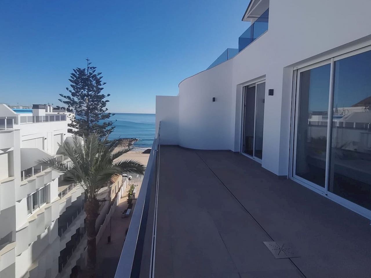 1 bedroom Penthouse for sale in Torrevieja with pool - € 425,000 (Ref: 9476187)