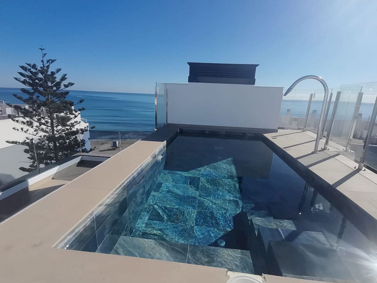 1 bedroom Penthouse for sale in Torrevieja with pool - € 425,000 (Ref: 9476187)