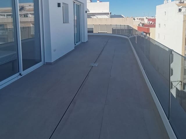 Ático de 2 habitaciones en Torrevieja en venta con piscina - 459.000 € (Ref: 9476188)