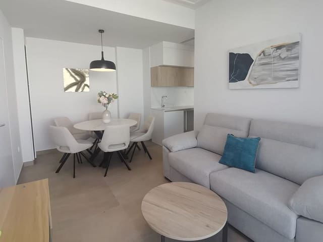 Ático de 2 habitaciones en Torrevieja en venta con piscina - 459.000 € (Ref: 9476188)