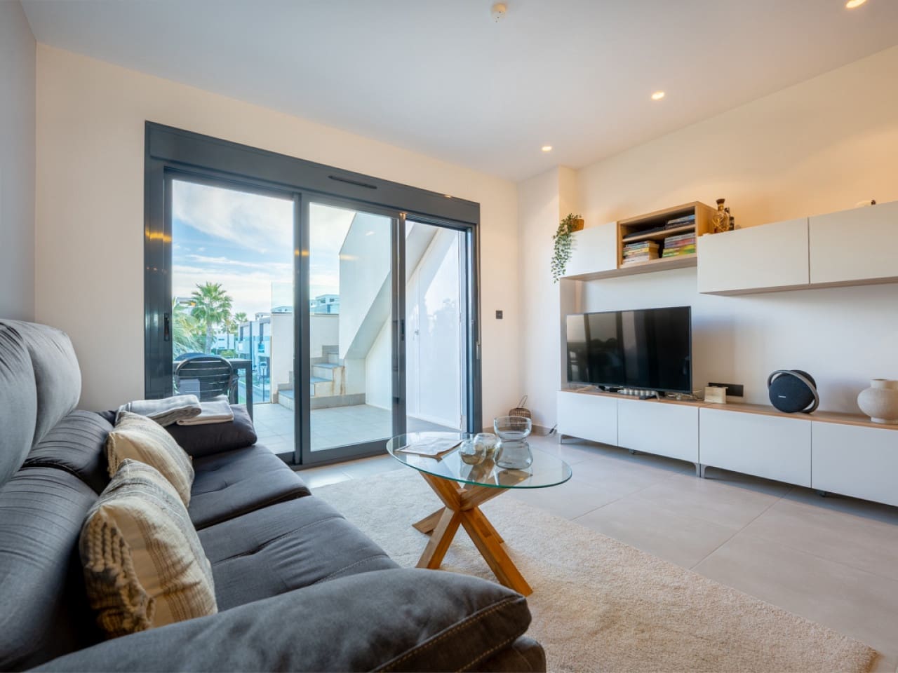 3 bedroom Apartment for sale in El Raso with pool - € 289,900 (Ref: 9491444)