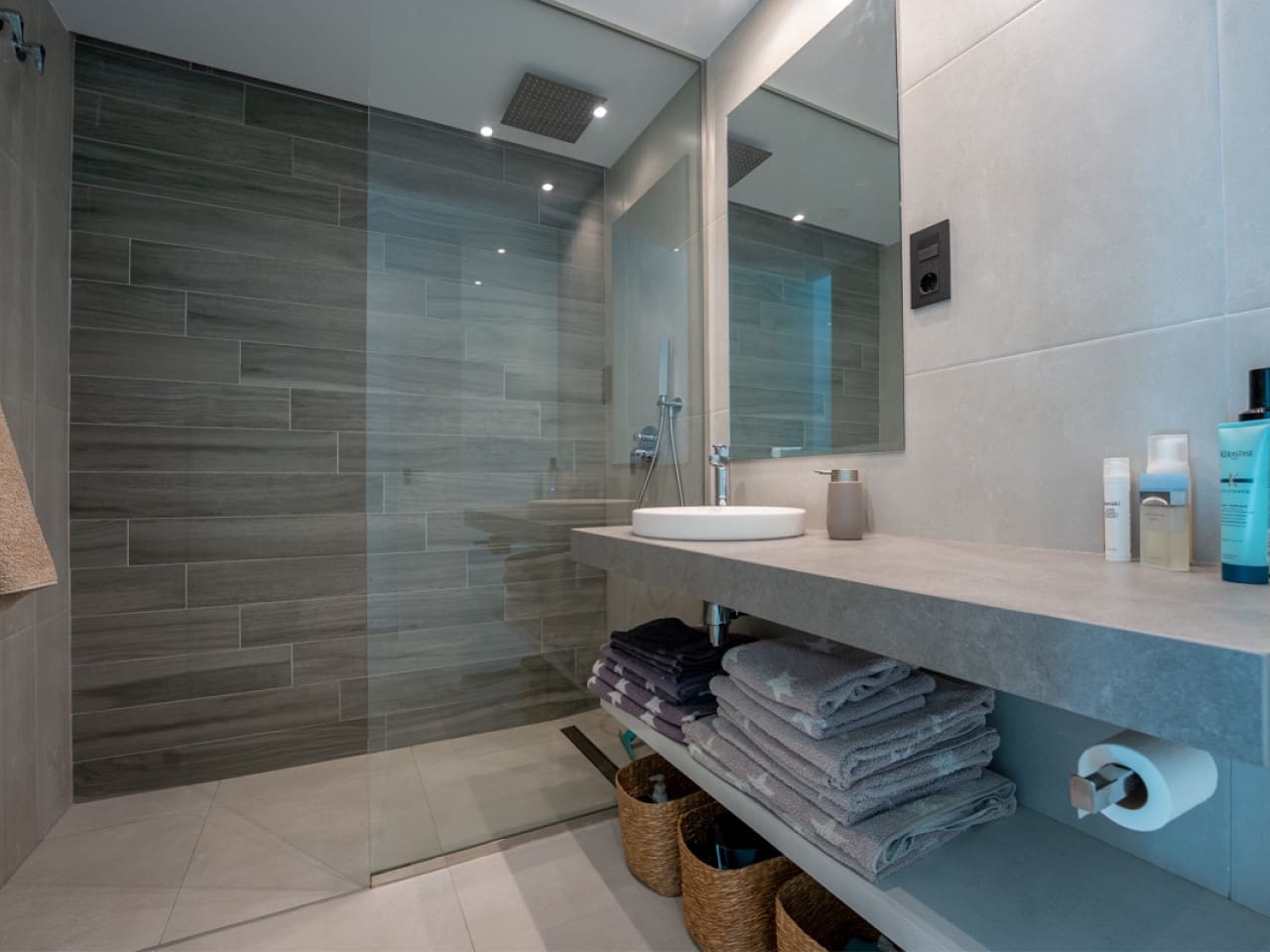 3 bedroom Apartment for sale in El Raso with pool - € 289,900 (Ref: 9491444)