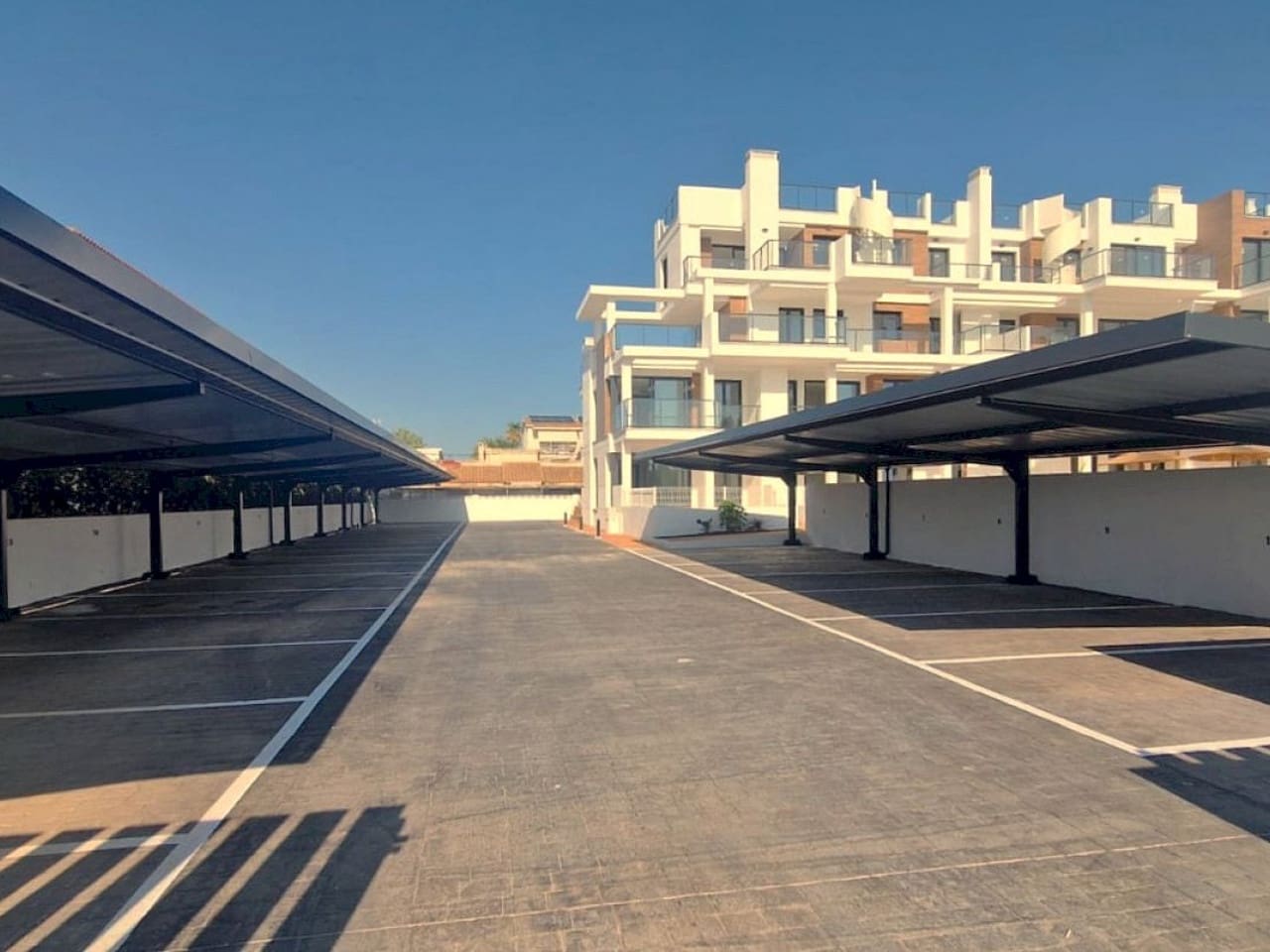 2 bedroom Apartment for sale in Denia with pool - € 269,000 (Ref: 9548539)