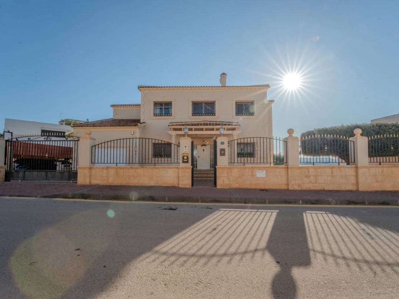 9 sypialnia Willa na sprzedaż w San Fulgencio z basenem - 849 000 € (Ref: 9548548)