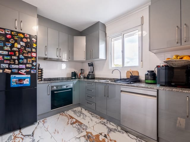 4 makuuhuone Huvila myytävänä paikassa San Miguel de Salinas mukana uima-altaan - 299 000 € (Ref: 9548549)