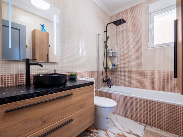 4 makuuhuone Huvila myytävänä paikassa San Miguel de Salinas mukana uima-altaan - 299 000 € (Ref: 9548549)