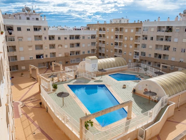 2 soveværelse Lejlighed til salg i Torrevieja med swimmingpool - € 180.000 (Ref: 9608318)