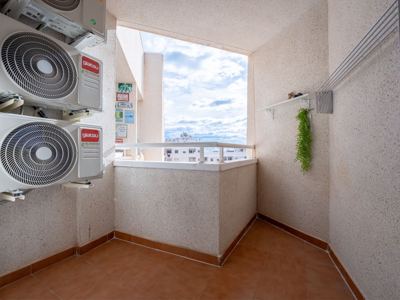 2 bedroom Apartment for sale in Torrevieja with pool - € 180,000 (Ref: 9608318)