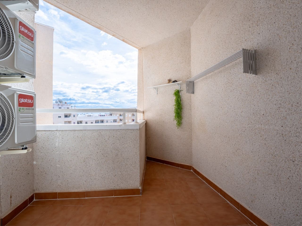 2 bedroom Apartment for sale in Torrevieja with pool - € 180,000 (Ref: 9608318)