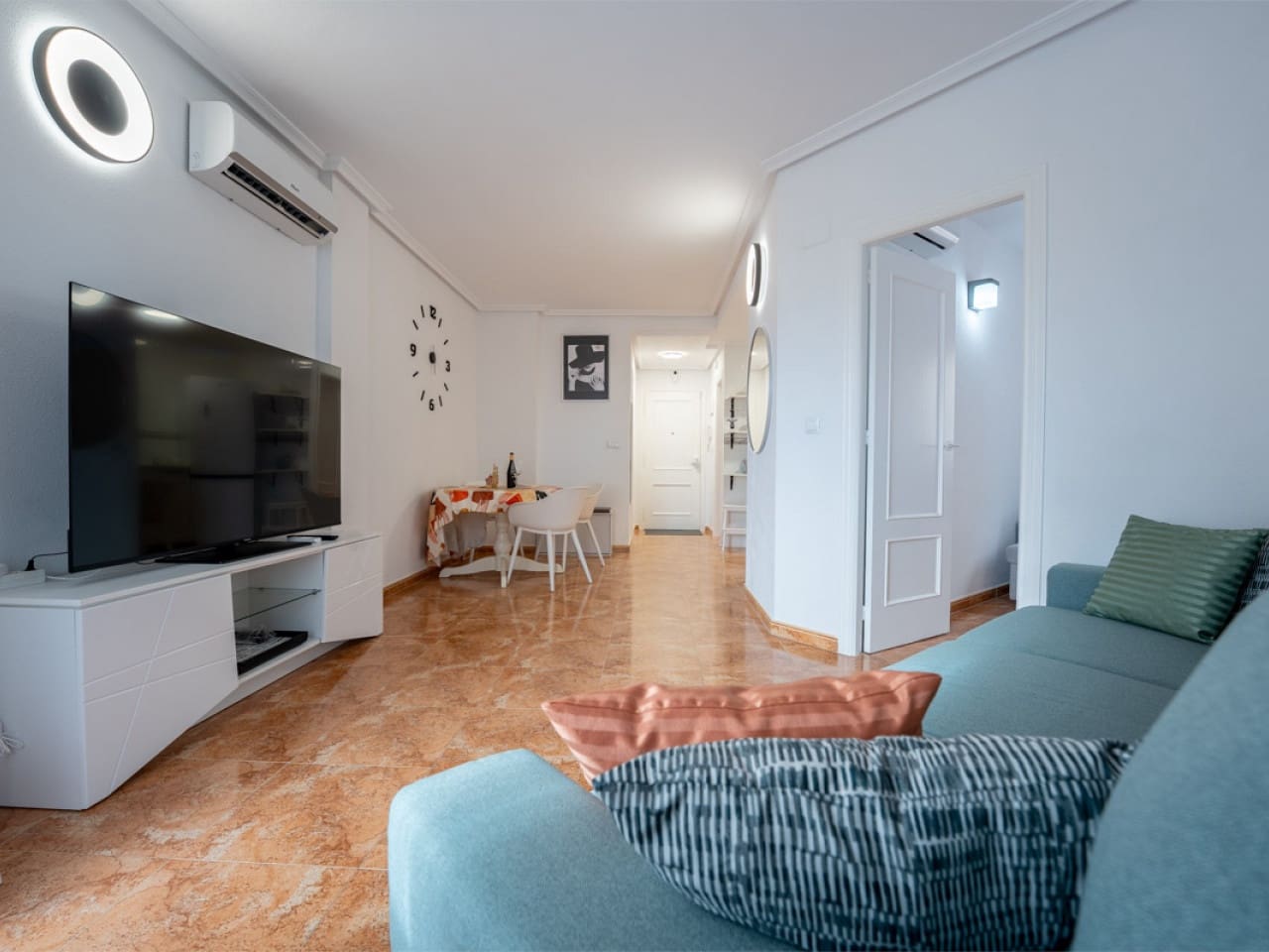 2 bedroom Apartment for sale in Torrevieja with pool - € 180,000 (Ref: 9608318)