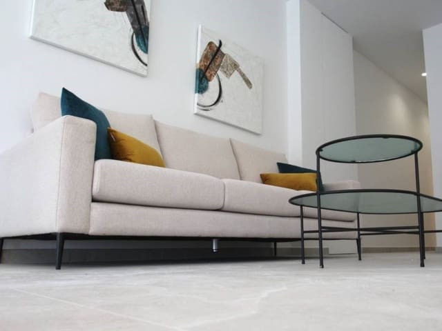 Apartamento de 2 habitaciones en Torrevieja en venta con piscina - 249.000 € (Ref: 9627884)