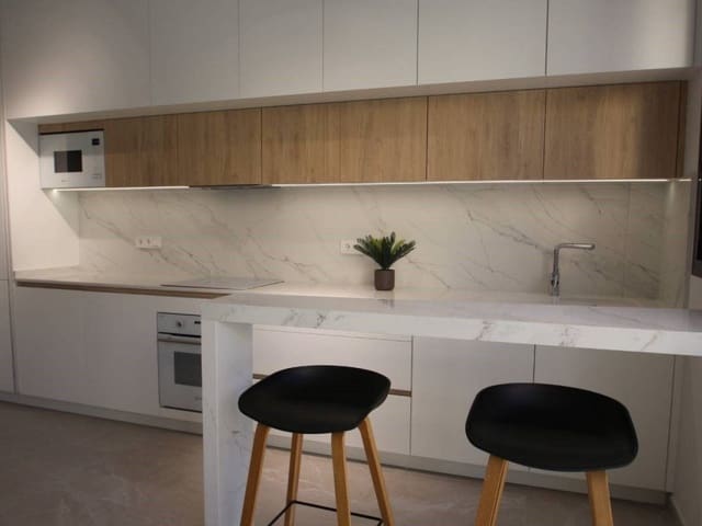 Apartamento de 2 habitaciones en Torrevieja en venta con piscina - 249.000 € (Ref: 9627884)