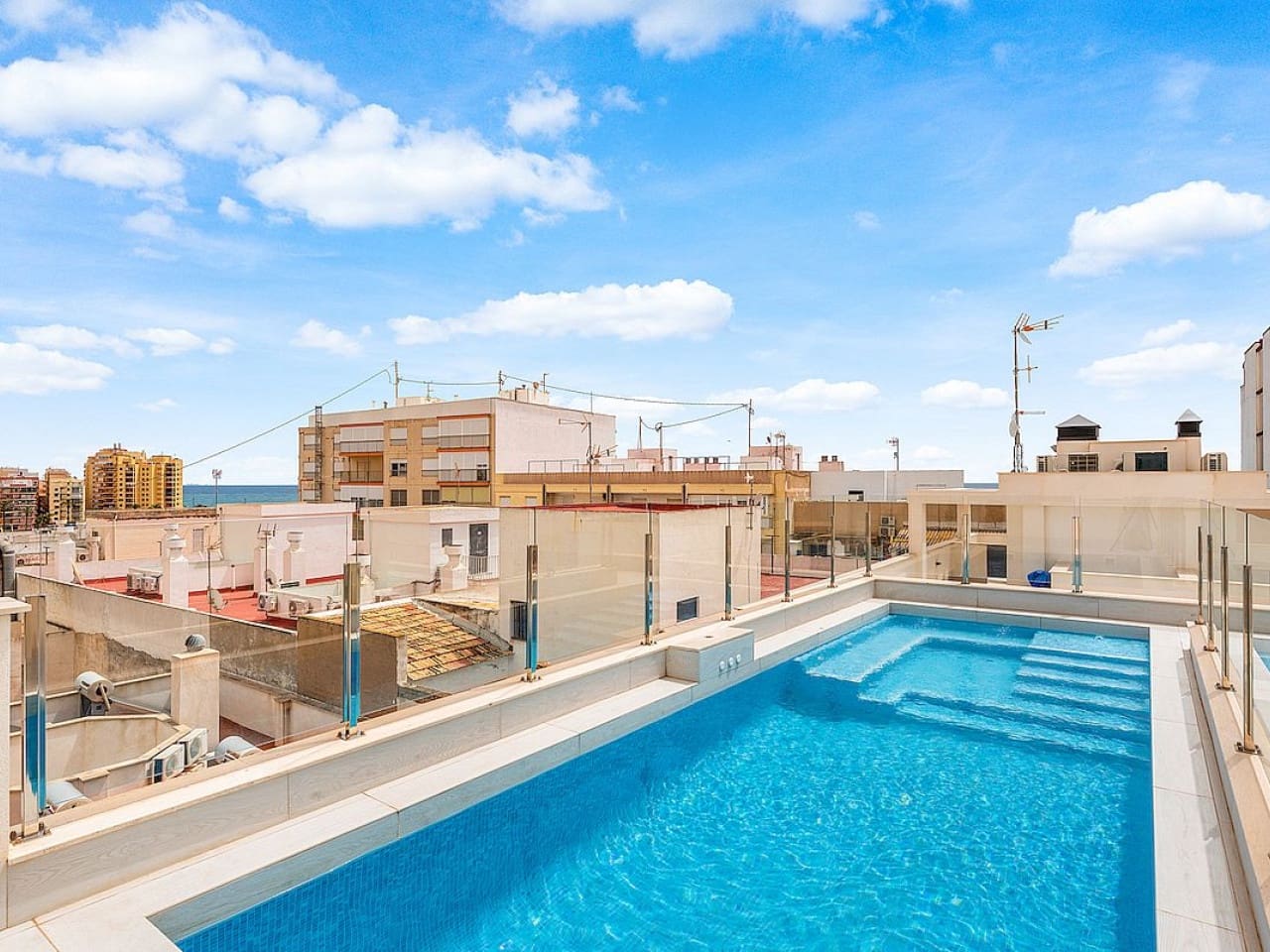 2 chambre Appartement à vendre à Torrevieja avec piscine - 249 000 € (Ref: 9627884)