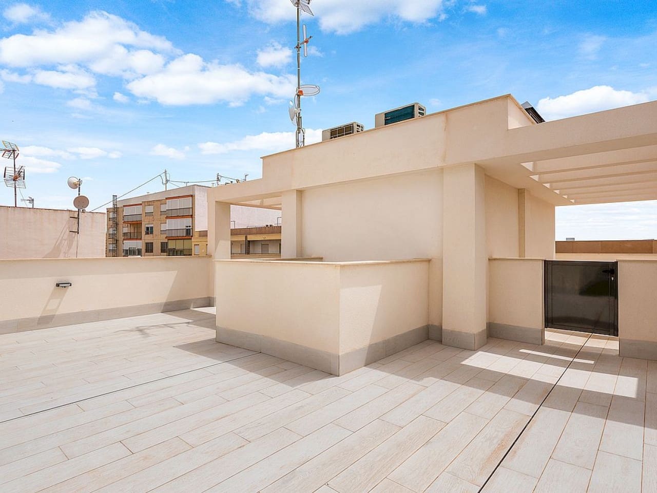 2 chambre Appartement à vendre à Torrevieja avec piscine - 249 000 € (Ref: 9627884)