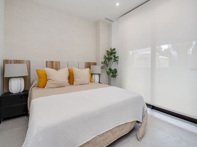 2 bedroom Apartment for sale in Guardamar del Segura with pool - € 355,000 (Ref: 9645449)