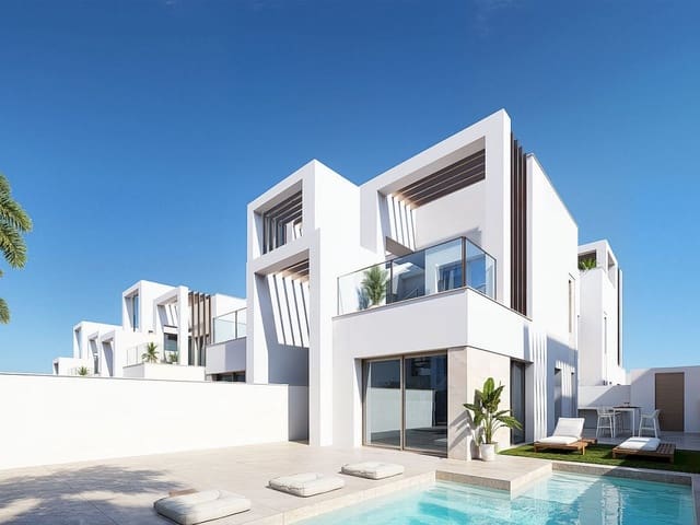 Chalet de 3 habitaciones en Los Alcázares en venta con piscina - 439.000 € (Ref: 9712399)