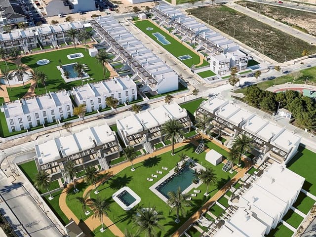 3 soveværelse Rækkehus til salg i Pilar de la Horadada med swimmingpool garage - € 375.000 (Ref: 9715164)